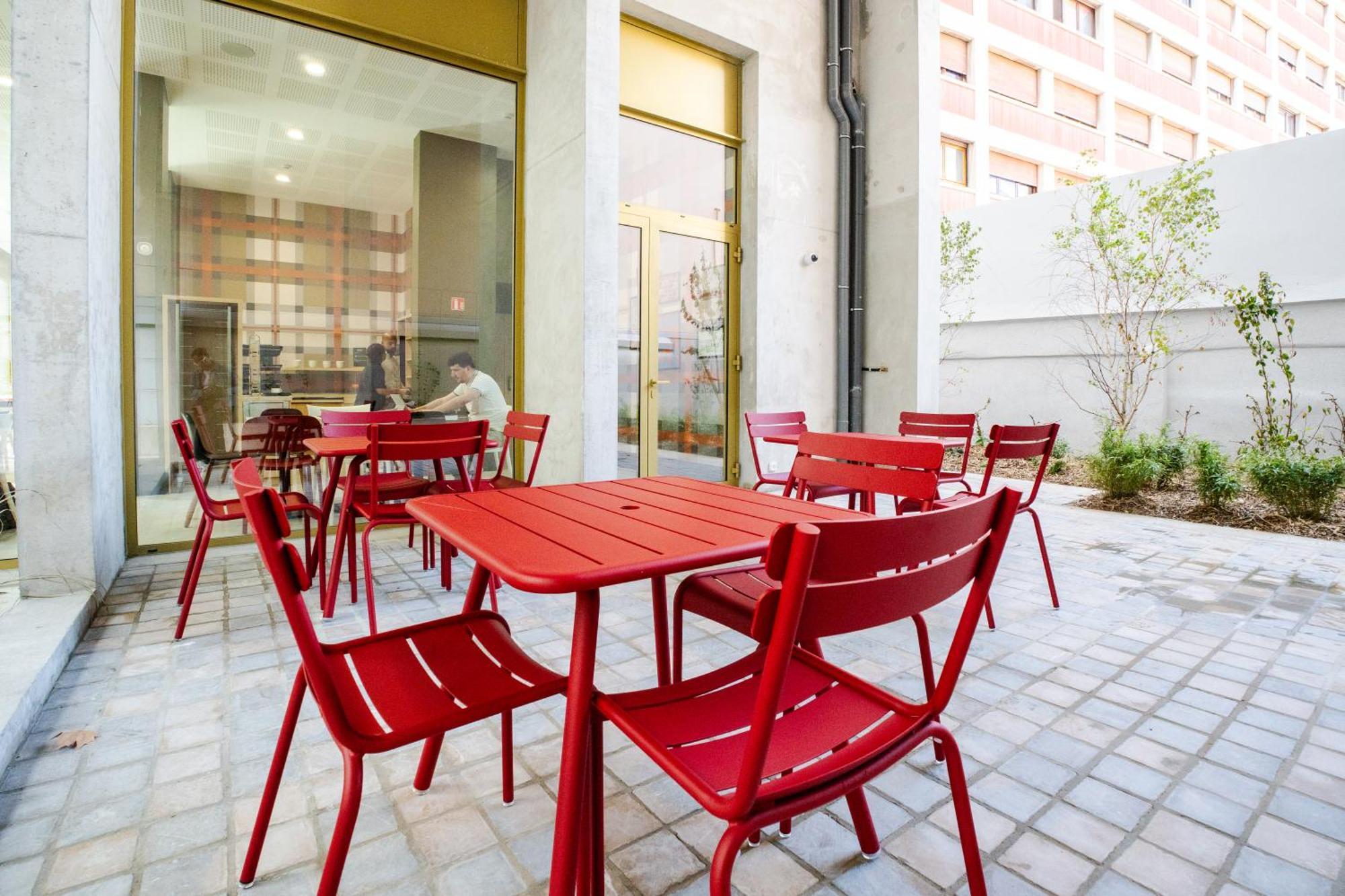 Easyhotel Marseille Euromed ภายนอก รูปภาพ
