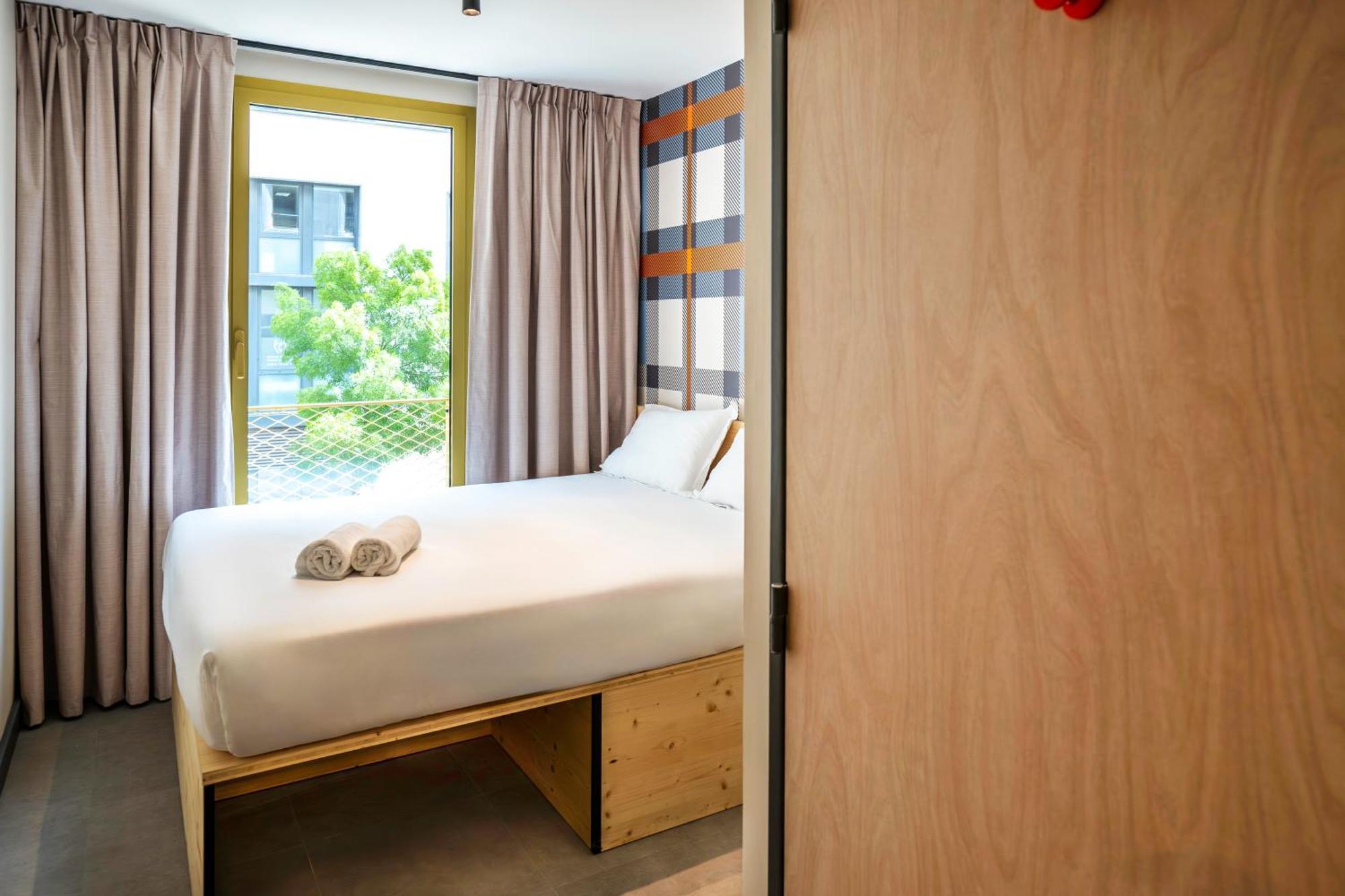 Easyhotel Marseille Euromed ภายนอก รูปภาพ