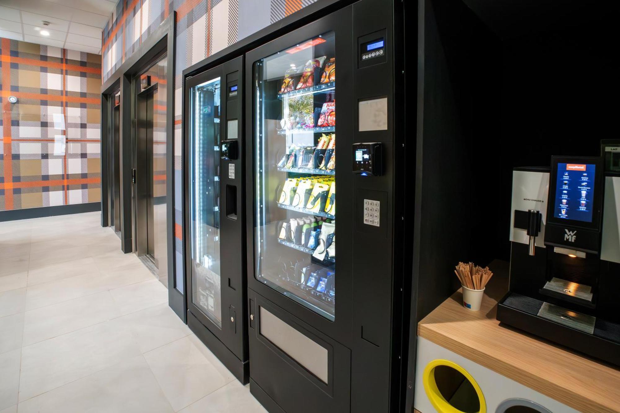 Easyhotel Marseille Euromed ภายนอก รูปภาพ