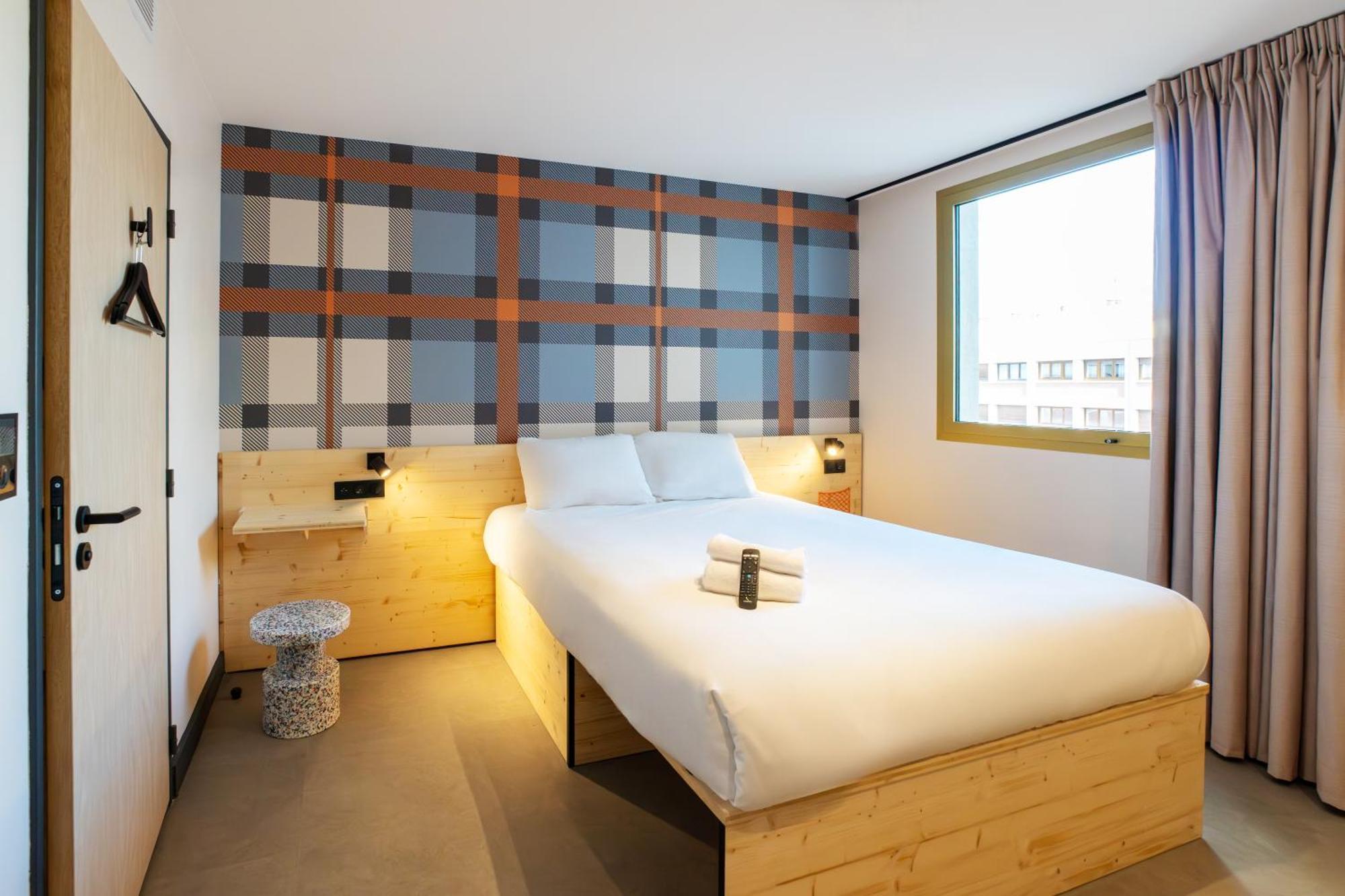 Easyhotel Marseille Euromed ภายนอก รูปภาพ