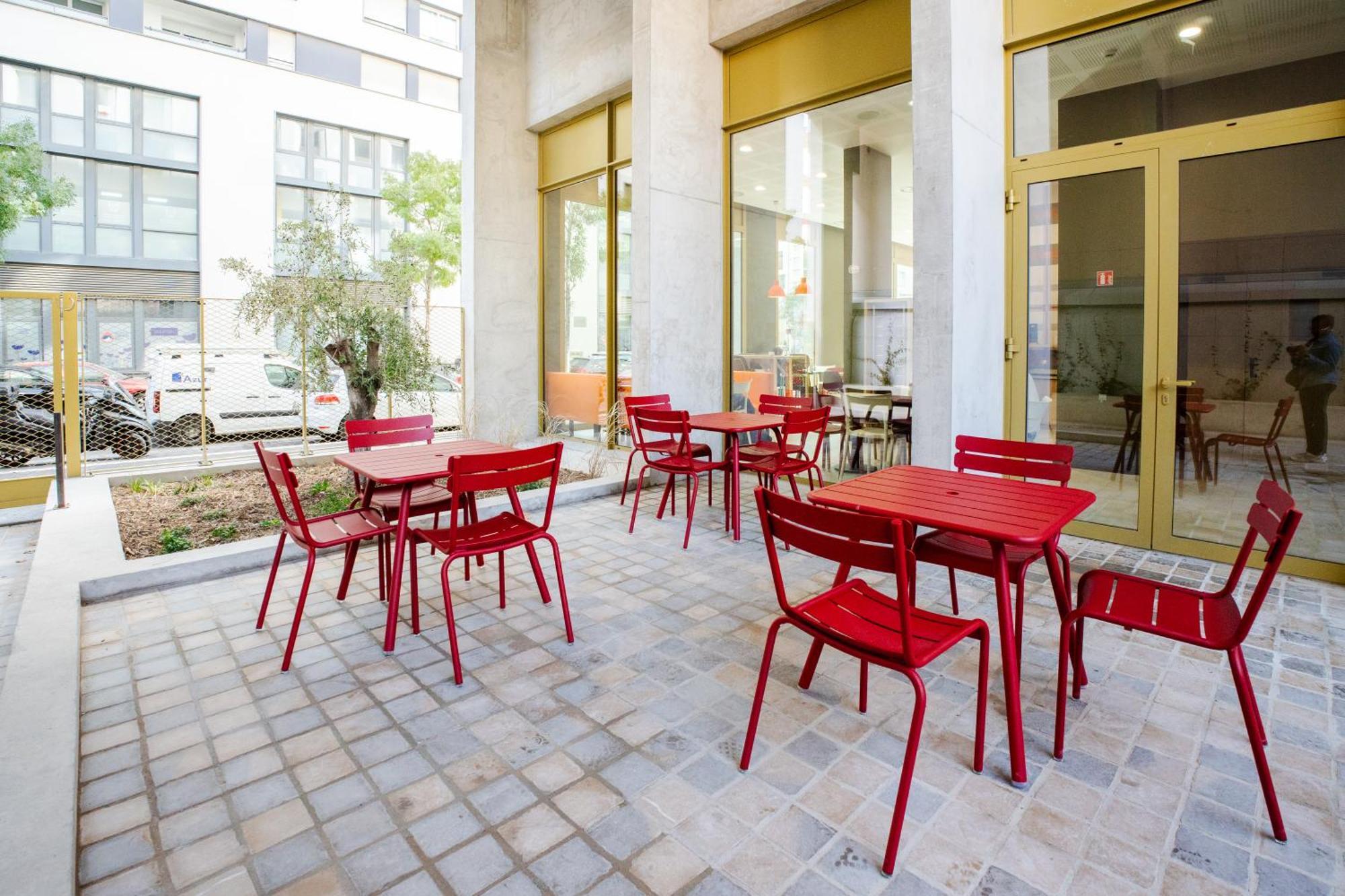 Easyhotel Marseille Euromed ภายนอก รูปภาพ