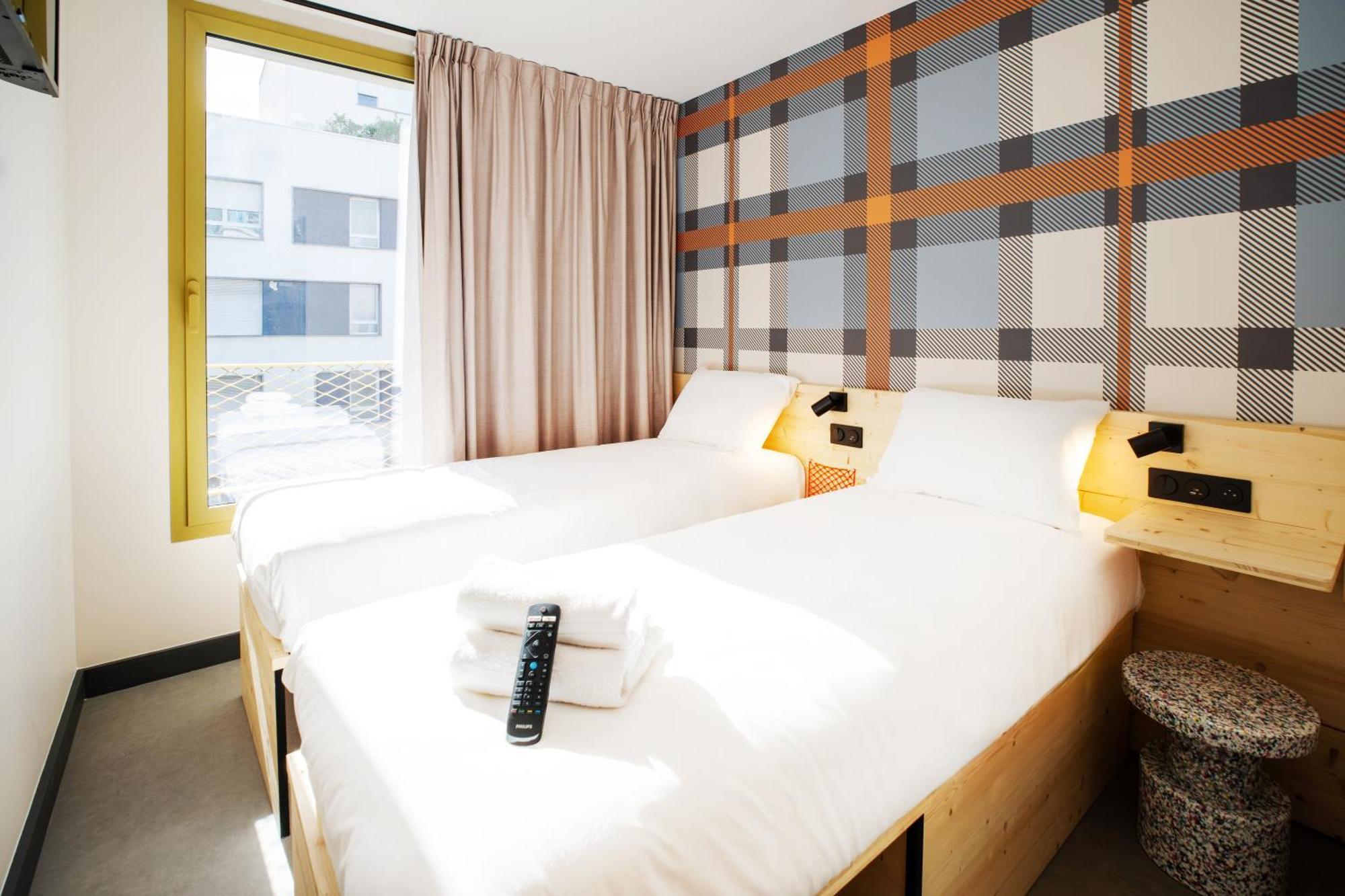 Easyhotel Marseille Euromed ภายนอก รูปภาพ