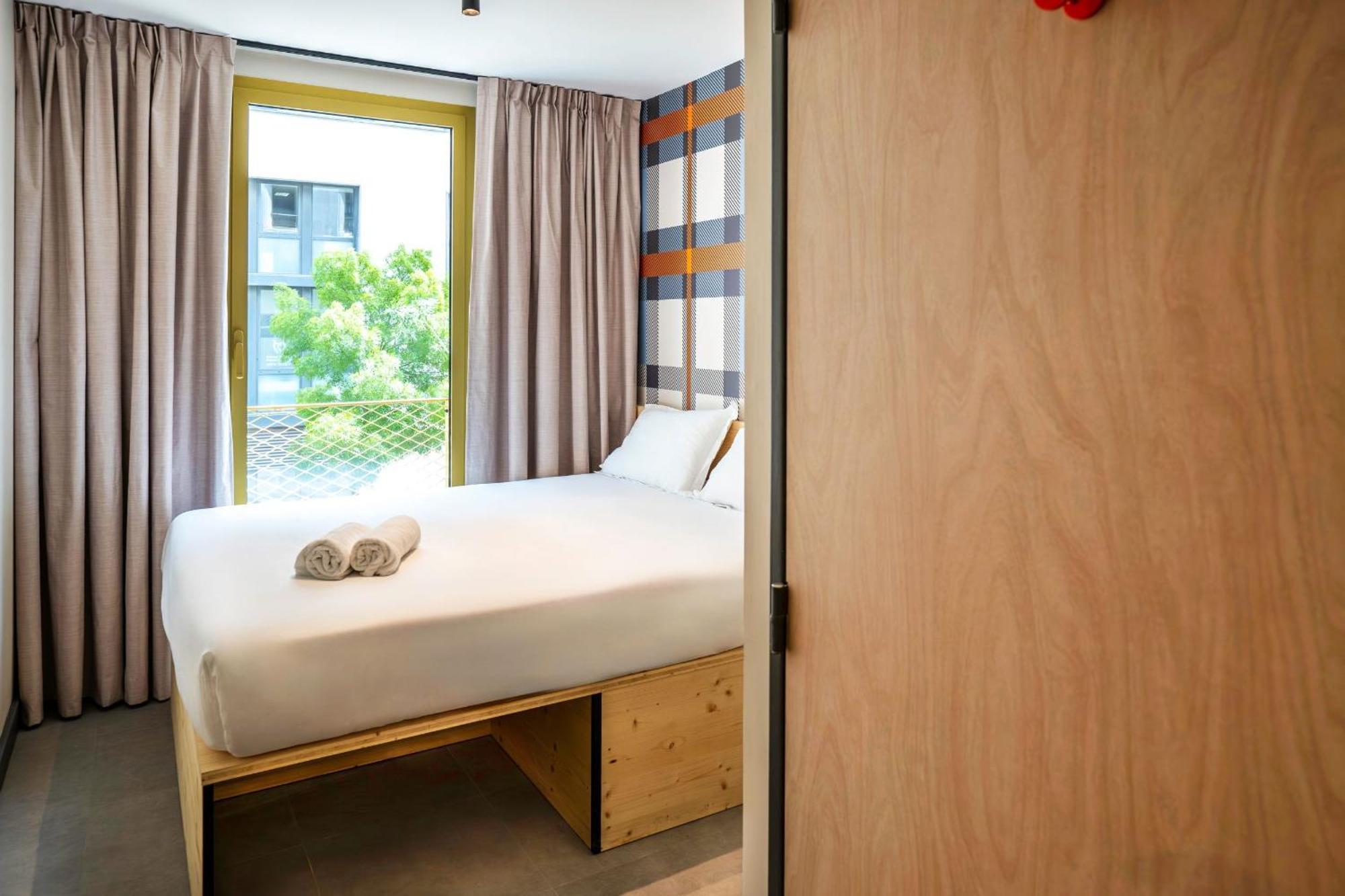 Easyhotel Marseille Euromed ภายนอก รูปภาพ