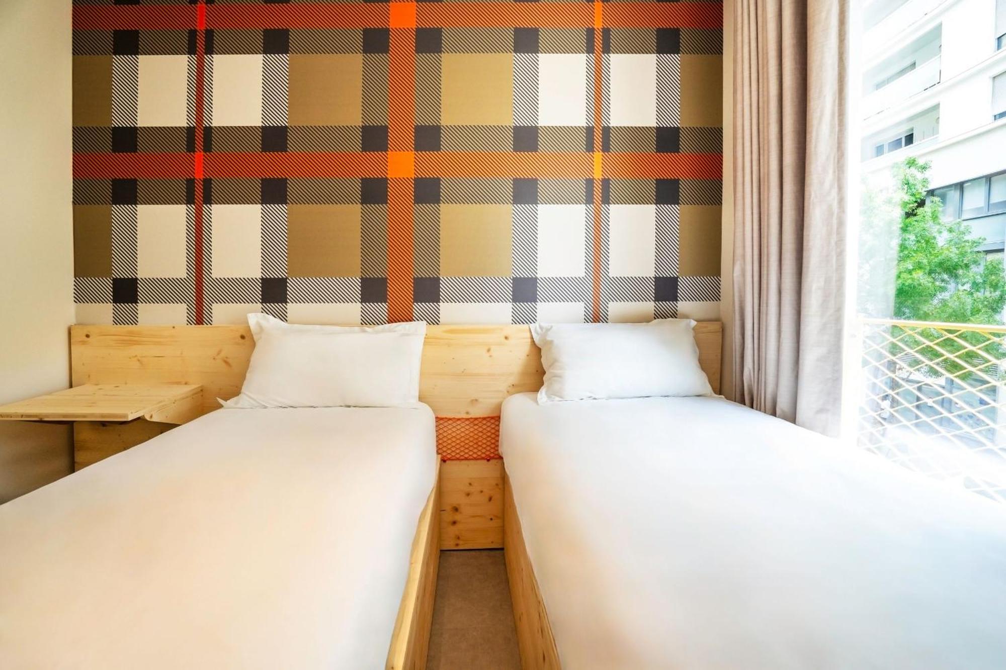 Easyhotel Marseille Euromed ภายนอก รูปภาพ